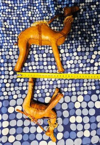 Statuine artigianali cammelli per presepe