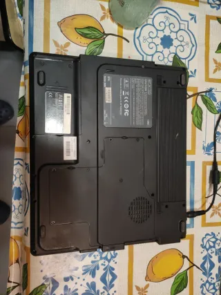 Portátil Airis N990 Negro/Plata