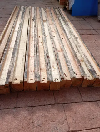 Vigas. Palos. Puntales. Postes. Listones de madera