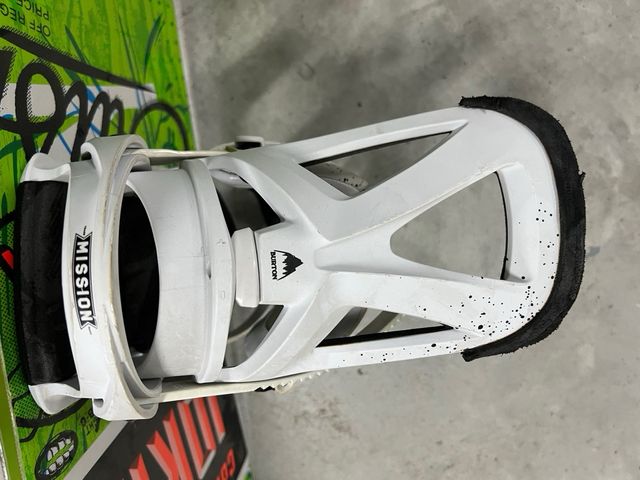 Tabla Snow Ride 152 + Fijaciones Burton Misión