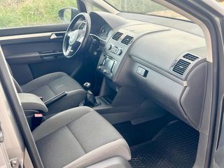 Volkswagen Touran 2011