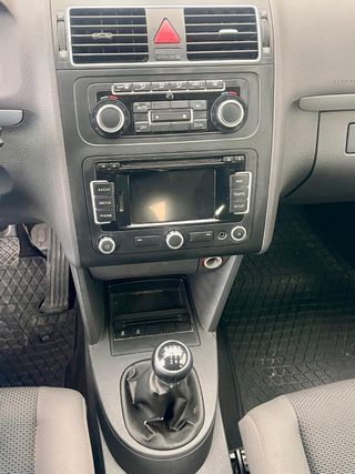 Volkswagen Touran 2011