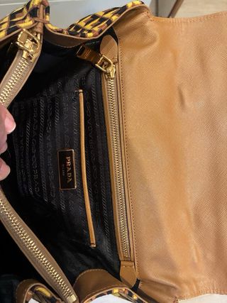 Bolso Prada como nuevo