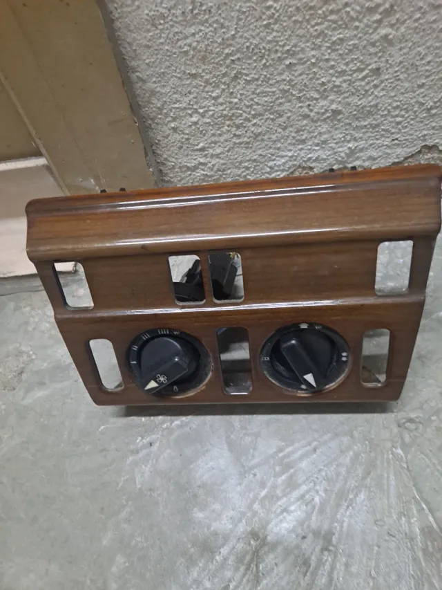 Consola Central Mercedes W124 Madera