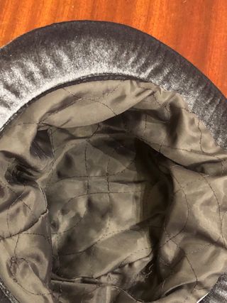 Cappello grigio in velluto