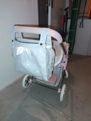 Carrito de juguete para muñecas