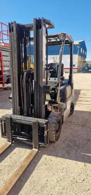 Carretilla Nissan 1.8T Diésel (2016) Triplex