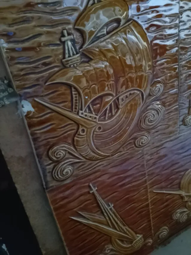 Cuadro porcelana barcos relieve años 60