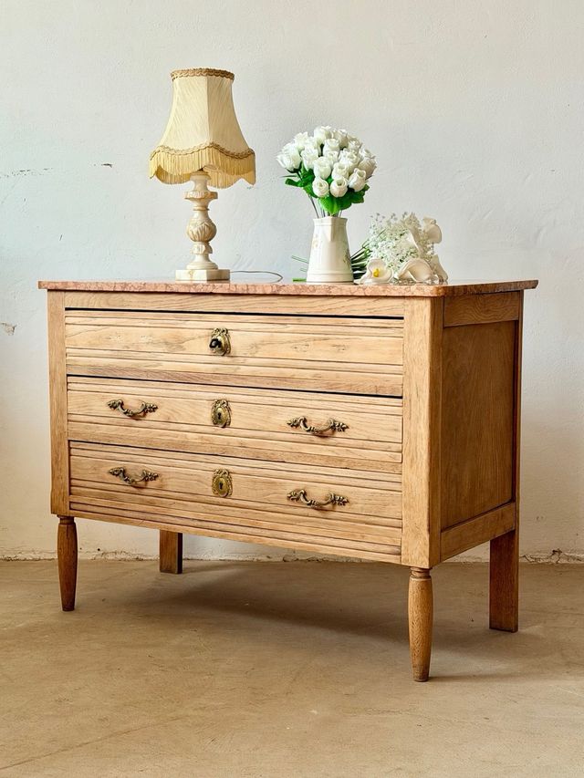 Comoda francese in rovere con marmo breccia rosa