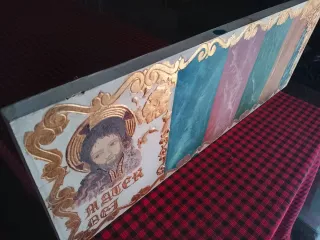 Tablón antiguo pintado a mano Mater Dei