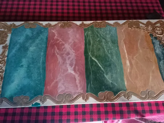 Tablón antiguo pintado a mano Mater Dei