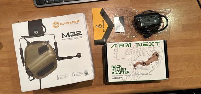 Auricolari Earmour M32+PTT+adattatore per elmetto