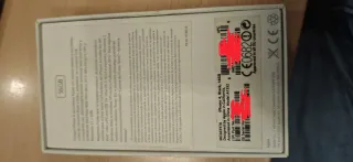 Scatola iPhone 4 con caricatore e auricolari