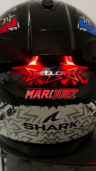 Casco de moto Shark Hellcat edición especial LED
