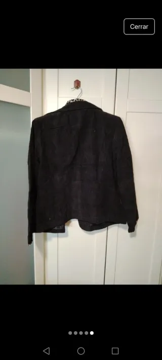 Chaqueta de pana negra con estampado