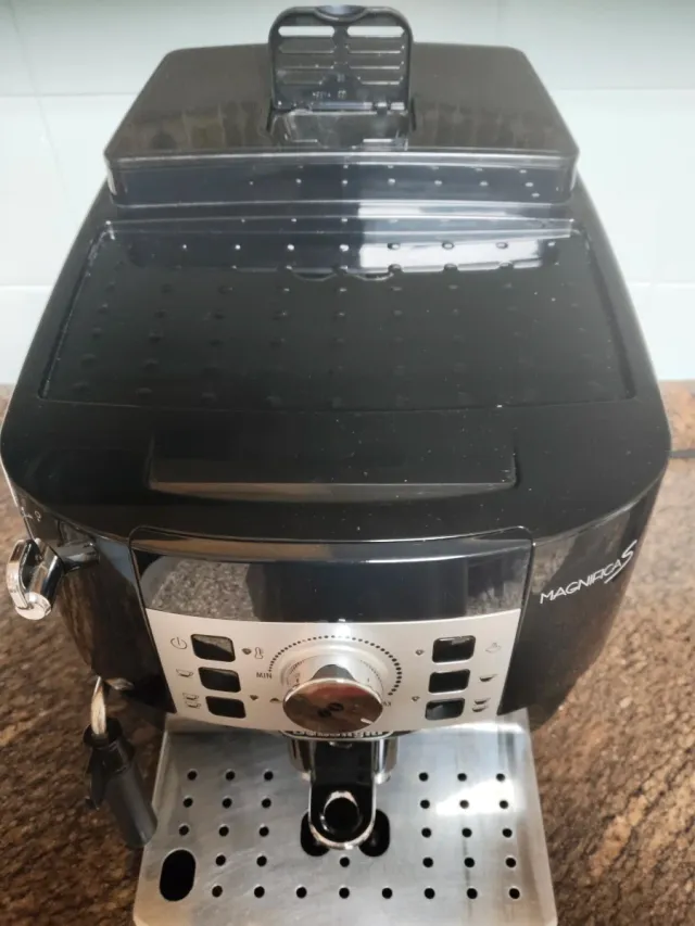 Cafetera Super Automática DeLonghi Magnifica S