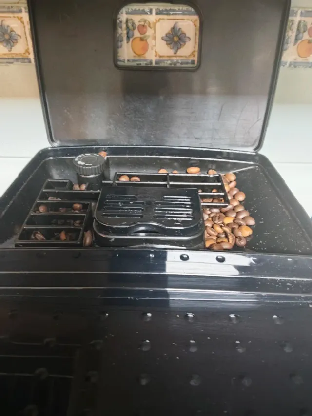 Cafetera Super Automática DeLonghi Magnifica S