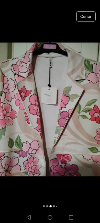 Chaqueta larga floral rosa