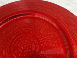 Piatto centrotavola rosso in vetro