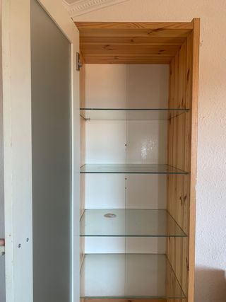 Vitrina de cristal y madera maciza, estilo nórdico