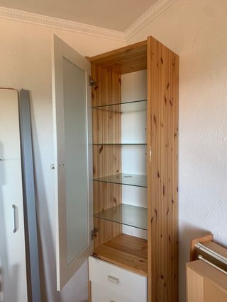 Vitrina de cristal y madera maciza, estilo nórdico