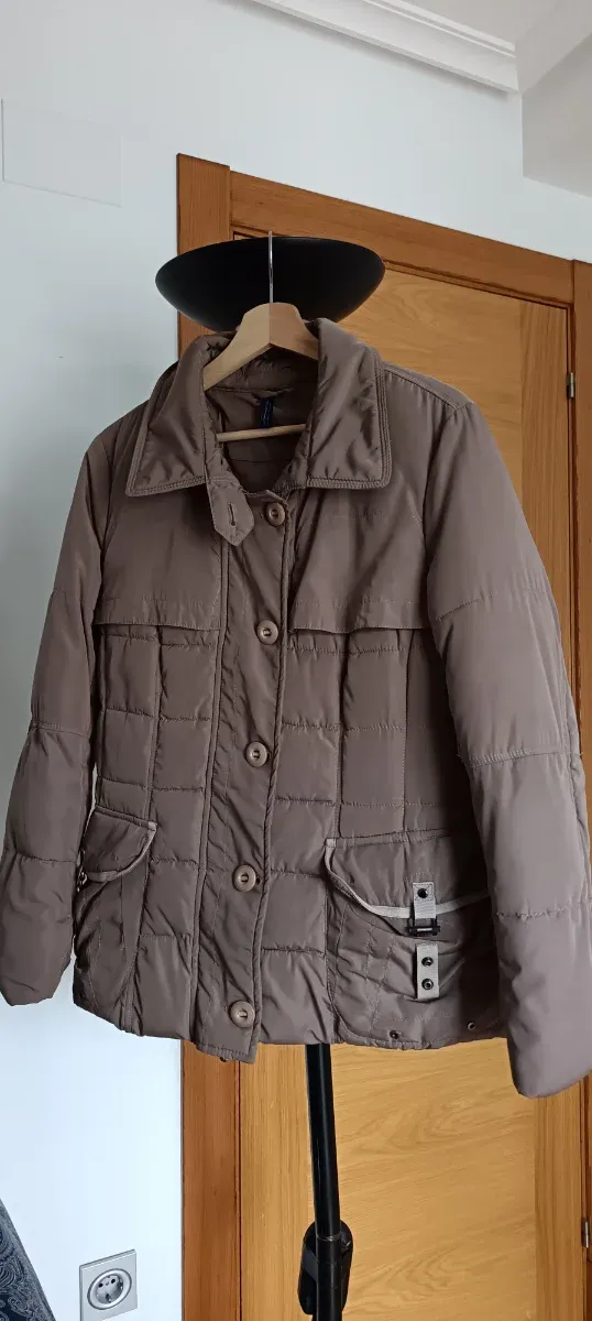 Chaqueta acolchada beige talla 42