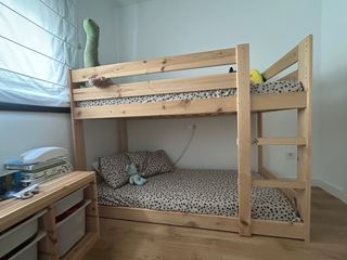 Litera Montessori con colchones