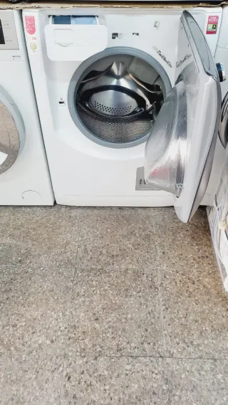 Lavadora Secadora Ariston 10kg de lavado 7kg secad