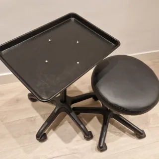Mesa auxiliar y taburete estetica/tatuaje