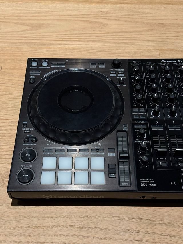 Controladora DJ Pioneer DDJ-1000