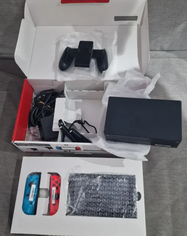 Nintendo Switch Azul y rojo