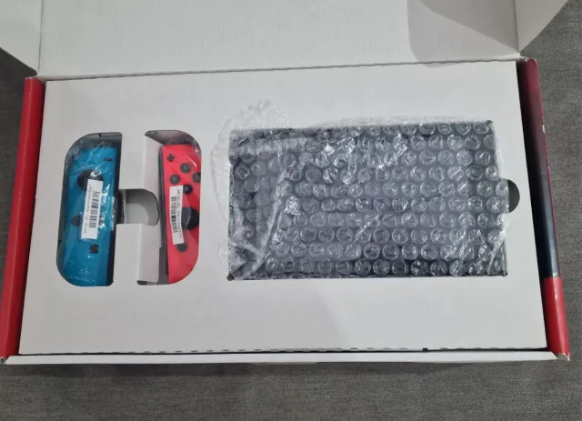 Nintendo Switch Azul y rojo