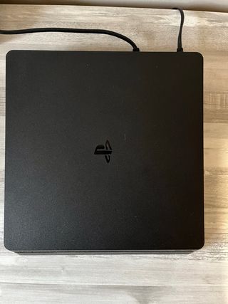 PS4 + Mando original y mando de xbox + Juegos