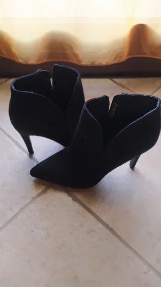 Stivaletti donna tacco alto neri