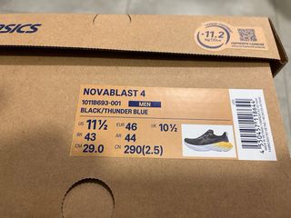 Asics Novablast 4 T46 Negro/Amarillo