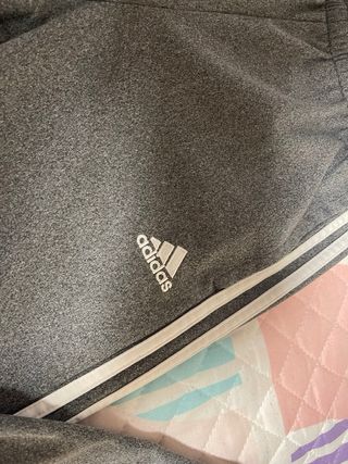 Pantalón chándal Adidas gris talla S, poco uso