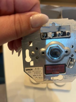 Regulador Luz Simón Marfil