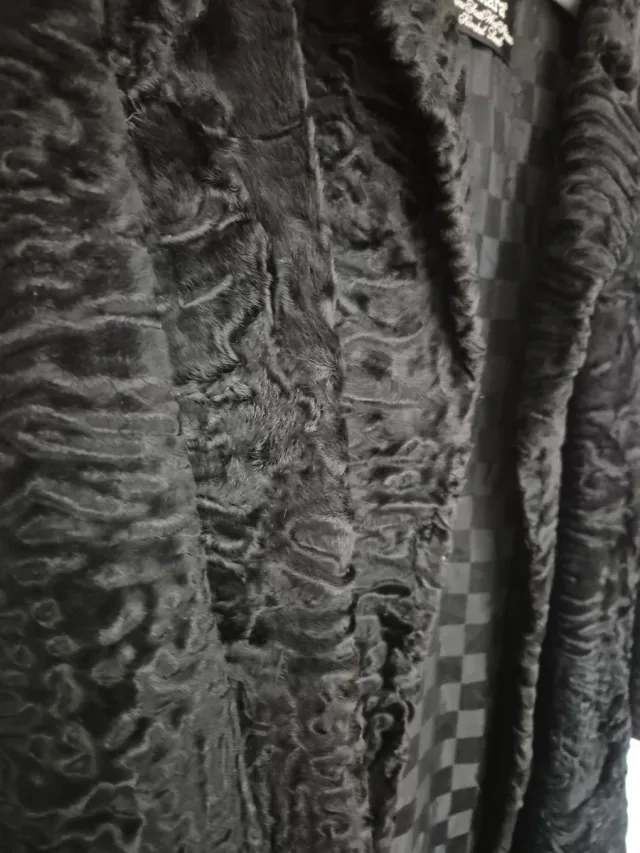 Abrigo Piel Astrakan Negro