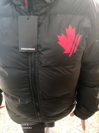 Chaqueta DSQUARED2 Negra con Logo Rojo