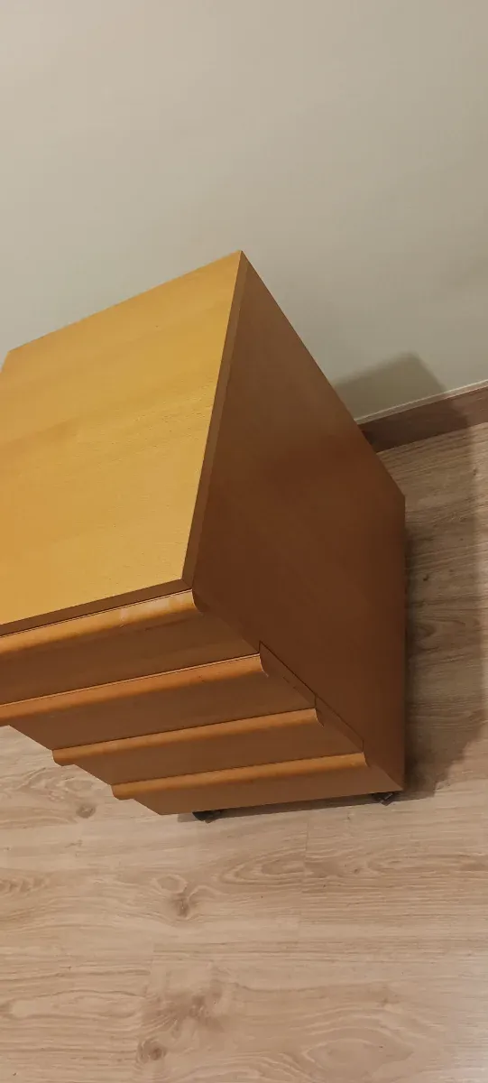 Cajonera de escritorio con ruedas - Mudanza
