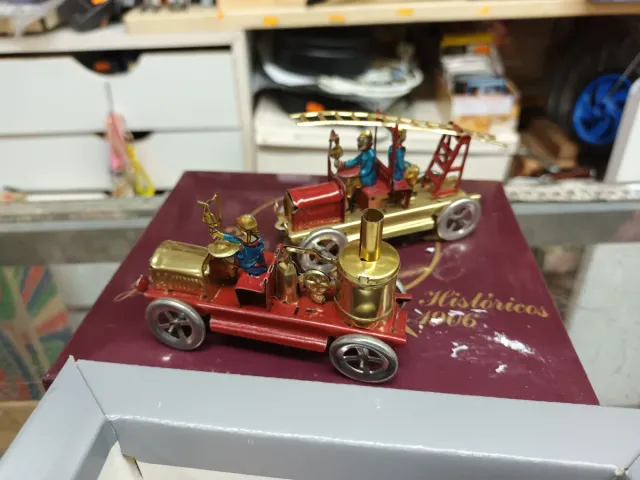 2 Coches Bomberos Hojalata Paya