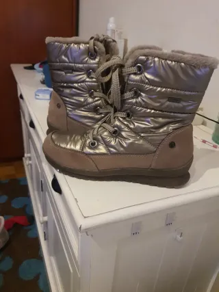 Botines borreguito beige y plateados