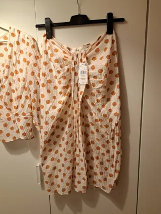 Conjunto Blusa y Falda Lunares Talla M