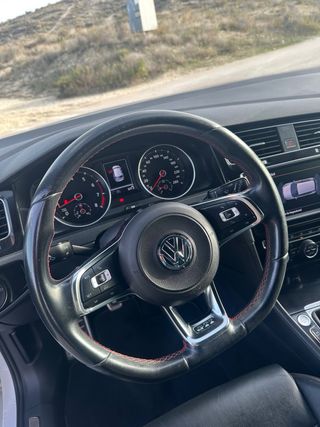 Volkswagen Golf gti 7 performance..