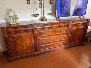 Aparador clásico madera y metal