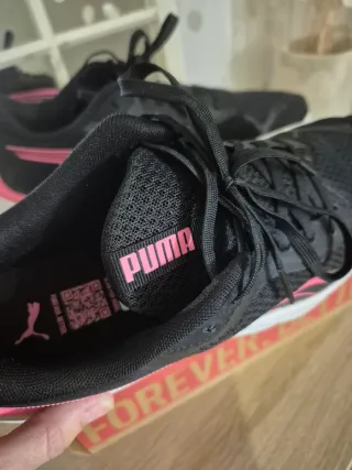 Zapatillas Puma Negras y Rosas