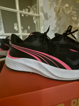 Zapatillas Puma Negras y Rosas