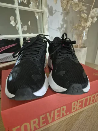 Zapatillas Puma Negras y Rosas