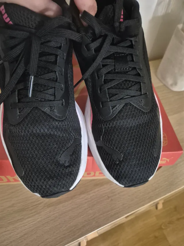 Zapatillas Puma Negras y Rosas