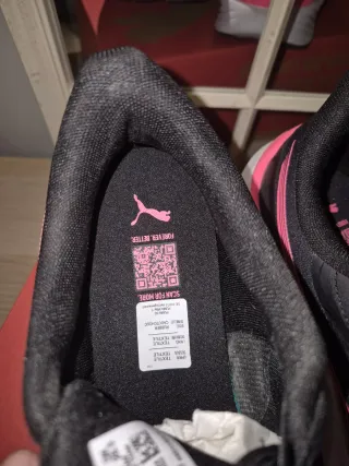 Zapatillas Puma Negras y Rosas